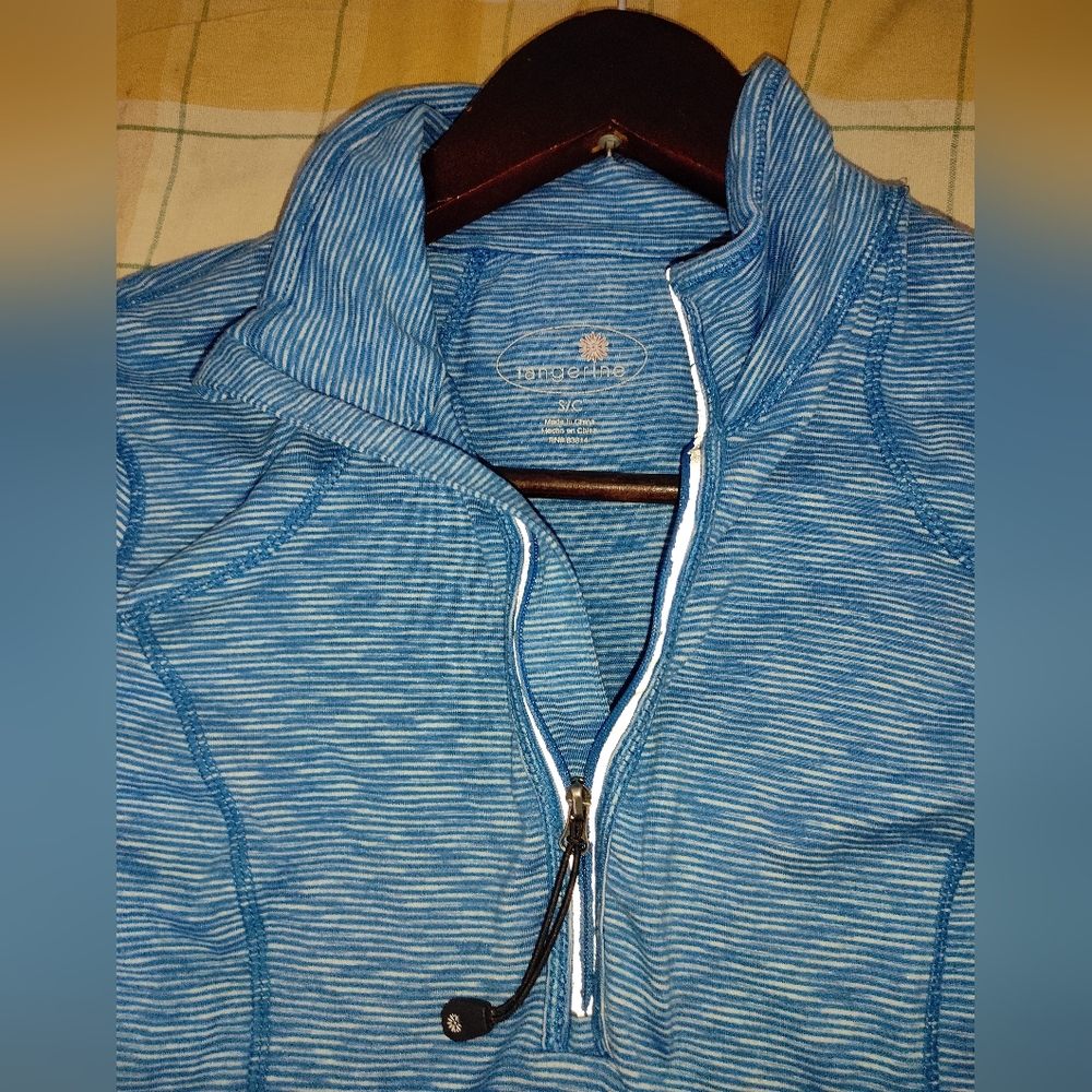 Gym wear Top with zipper & Thumbhole 💙 - Picture 12 of 15